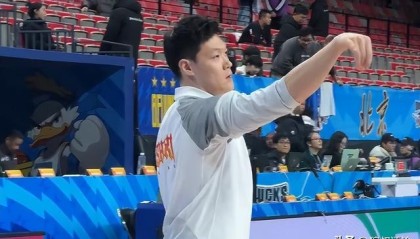 足球无插件直播-CBA焦点战复出！张宁进入山西vs北京12人：曾凡博PK刘传兴